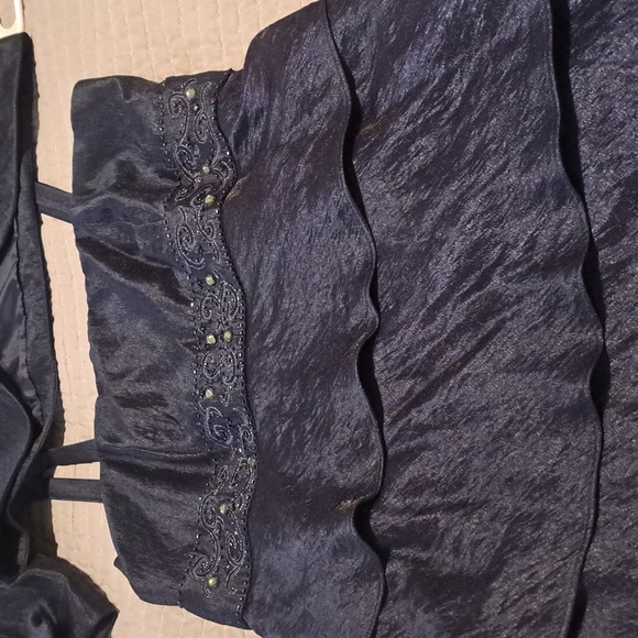 Evening dress - Picture 2 of 5